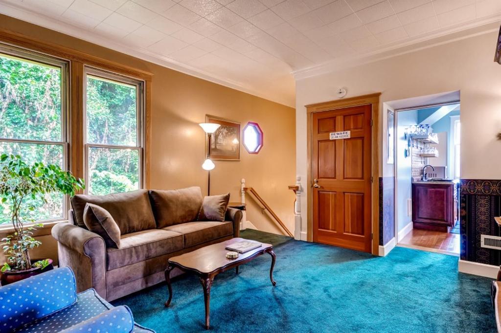 Astoria Painted Lady Historic Apt With River View! Екстериор снимка