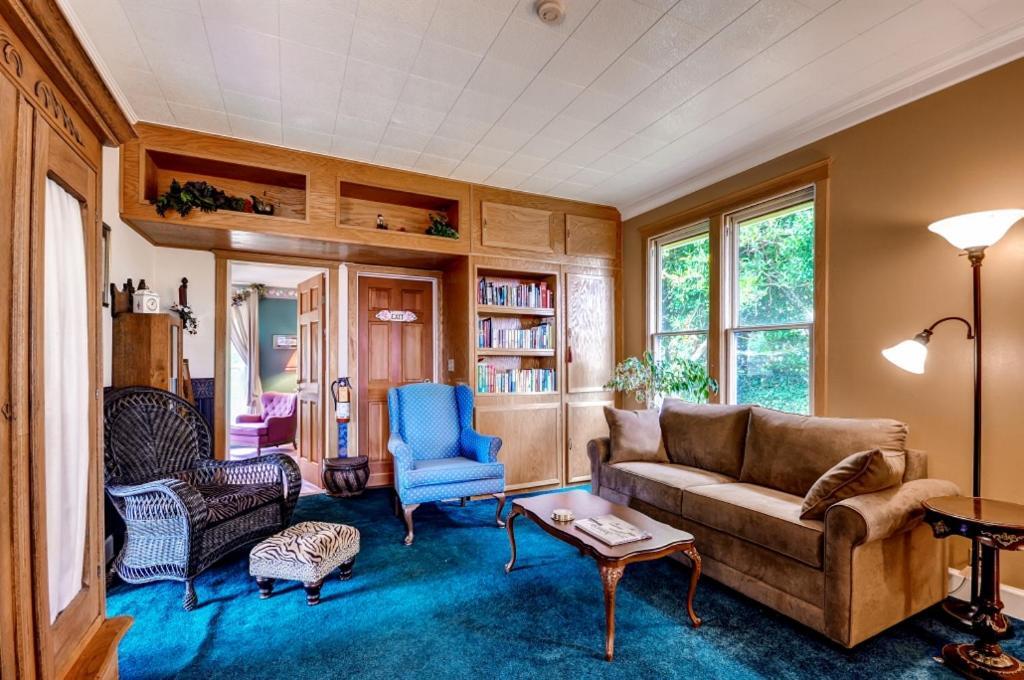 Astoria Painted Lady Historic Apt With River View! Екстериор снимка